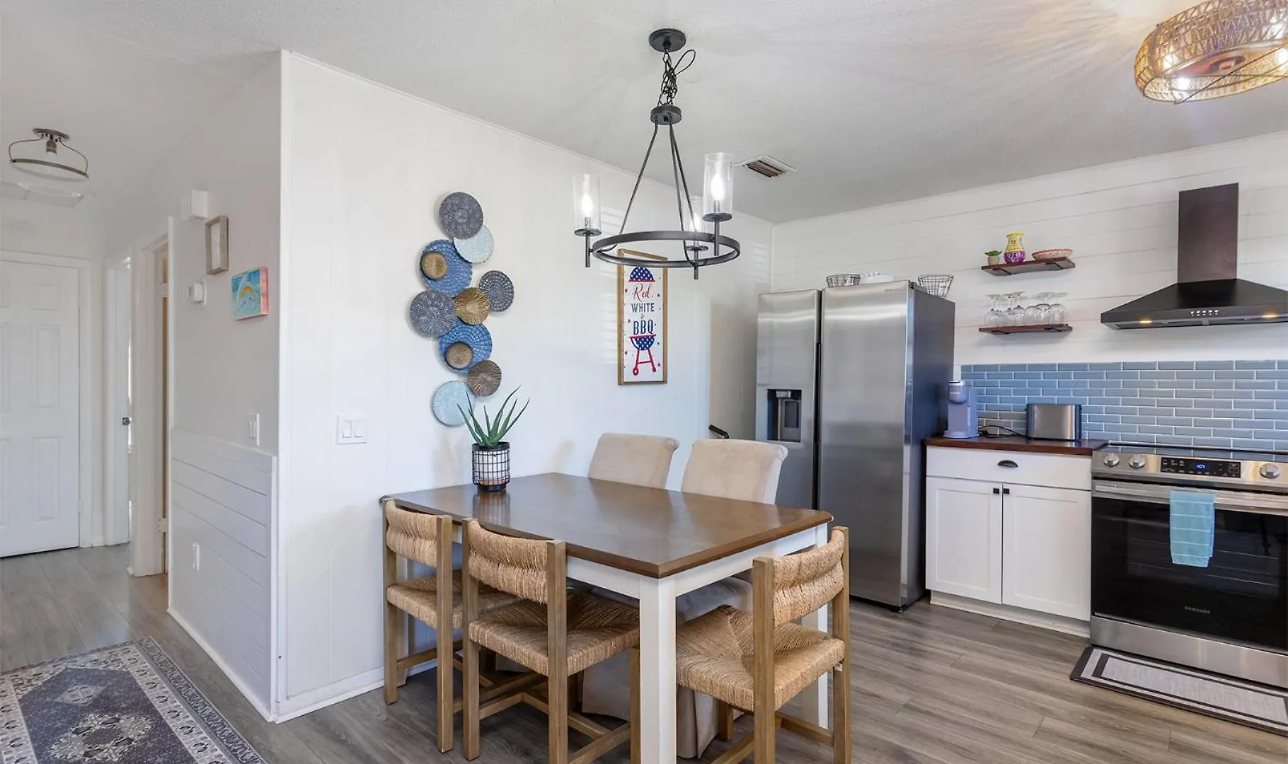 Beachside Bliss - Breakfast, Walk To Schooners, Sleeps 15, Fenced Privacy Панама-Сити